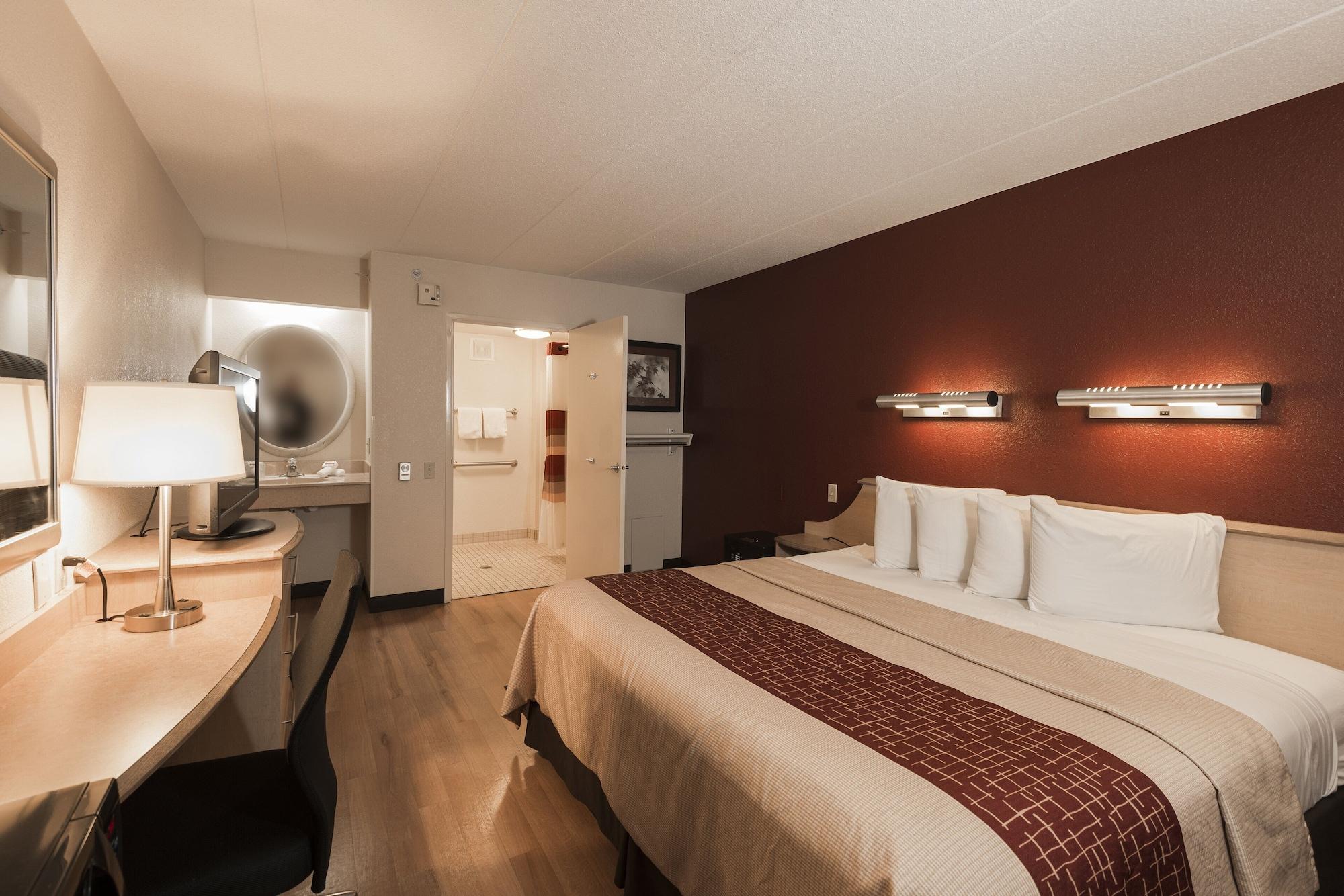 Hotel Red Roof - Westchase 2*