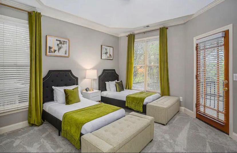 Huge 3Bdrm 4Bd Med Ctr Walk2 Nrg Wifi +Shuttle Sleeps 8 Apartment *