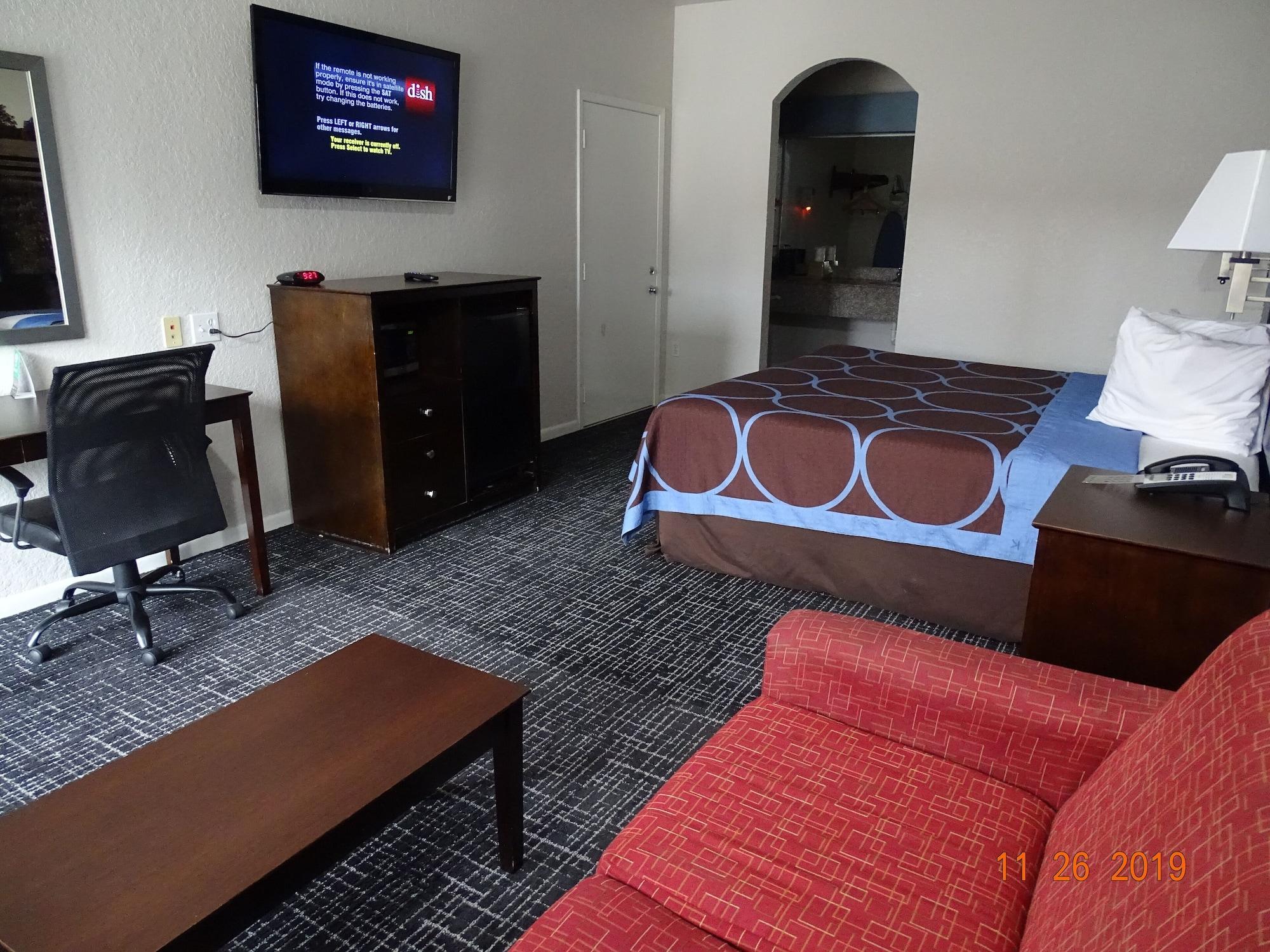 Super 8 By Wyndham Houston/brookhollow Nw Houston