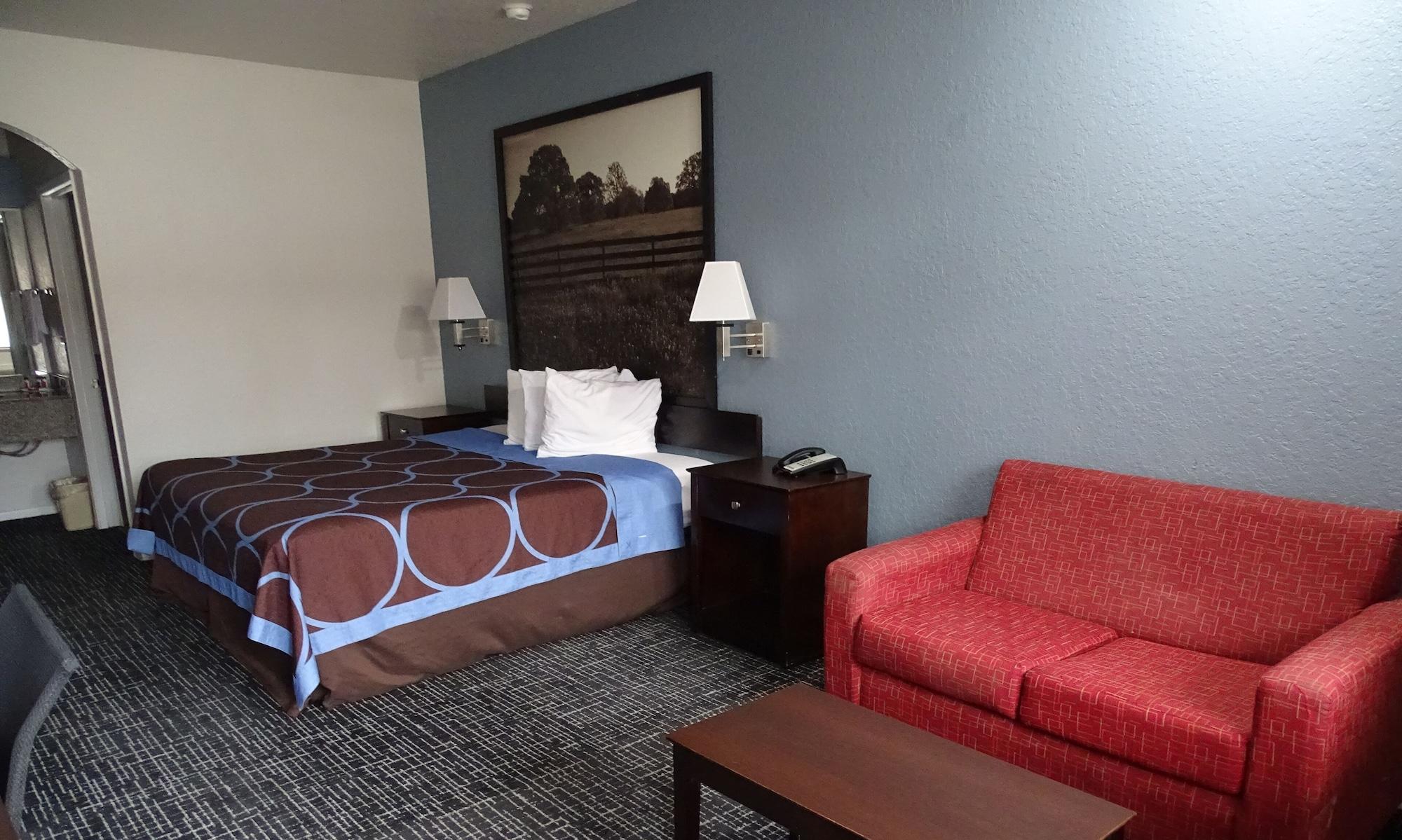 Super 8 By Wyndham Houston/brookhollow Nw
