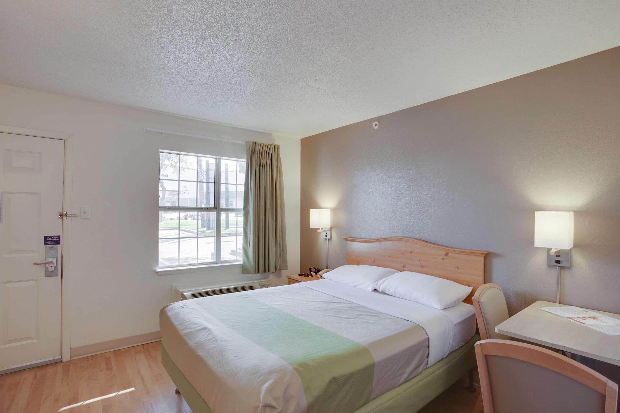 6-houston, Tx - Northwest Hwy 290 Hotel