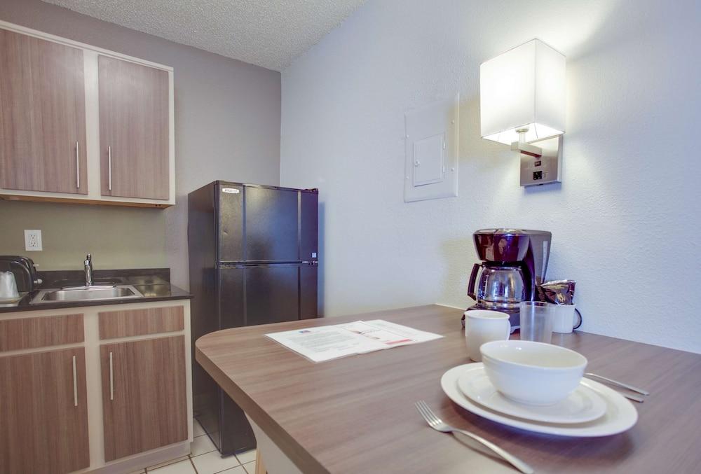 Hotel 6-houston, Tx - Northwest Hwy 290 2*