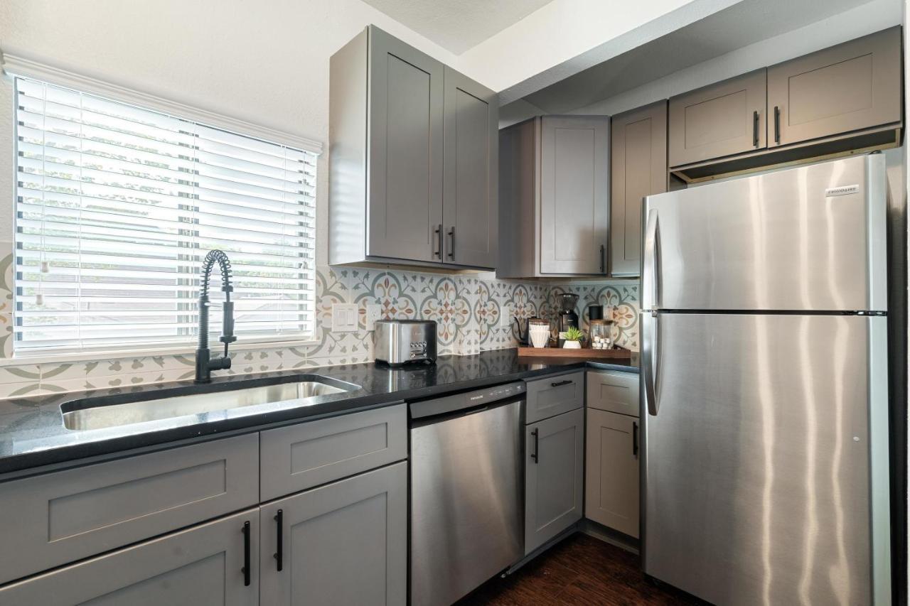 Abode - Montrose Downtown Houston