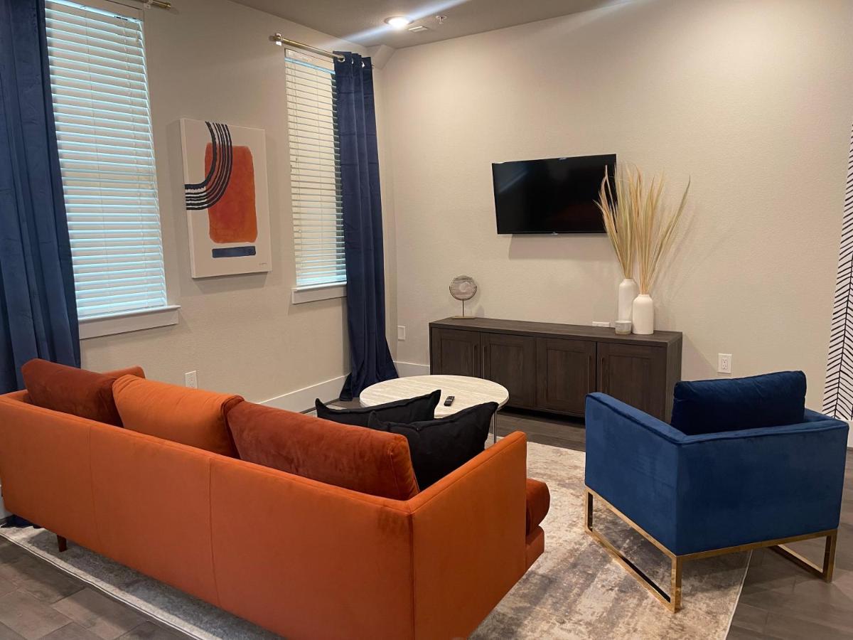 Stylish Escape - Unwind And Explore In The Heart Of Downtown! Apartment