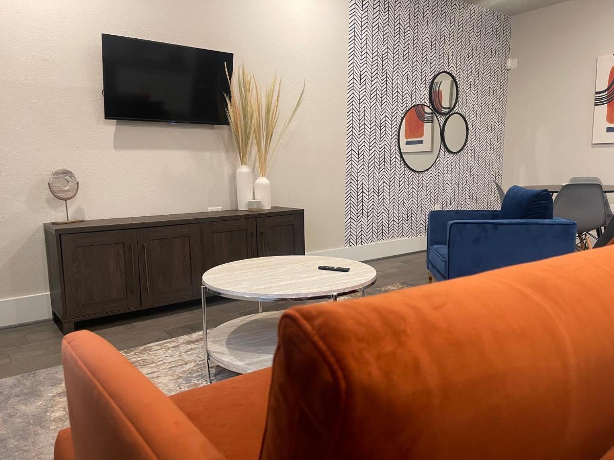 Apartment Stylish Escape - Unwind And Explore In The Heart Of Downtown!