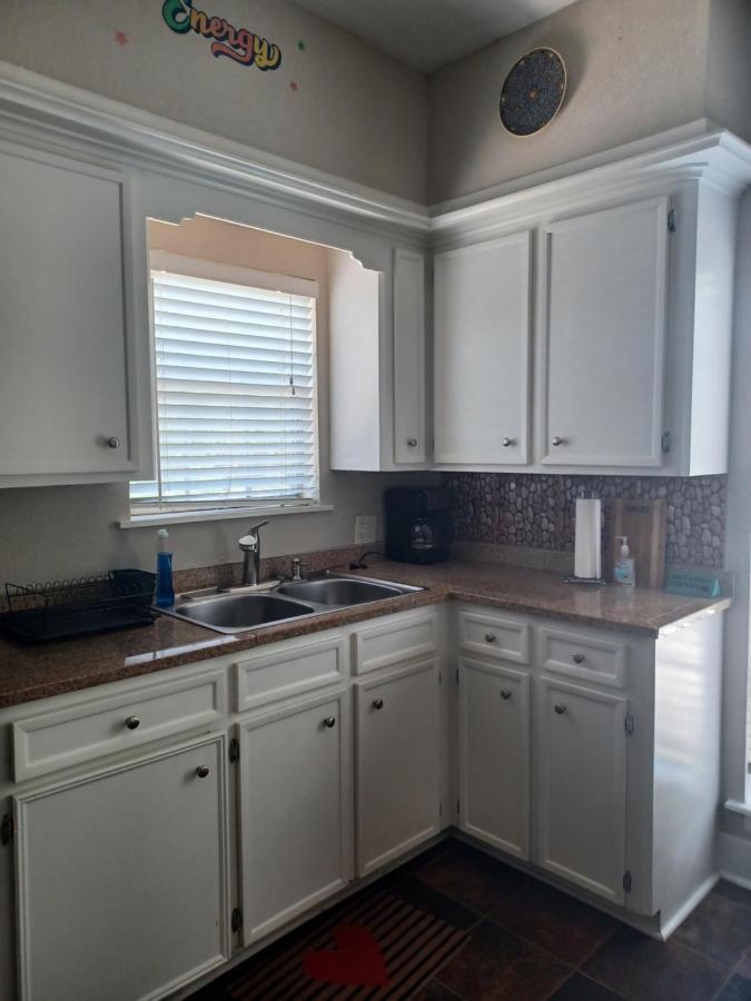 Outstanding Studio Apts Downtown *