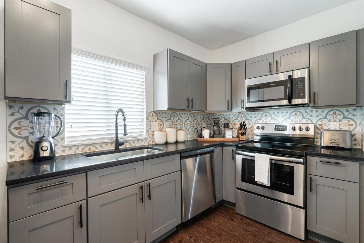 Abode - Montrose Downtown * Houston