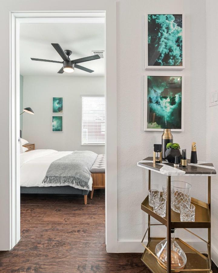 Abode - Montrose Downtown *