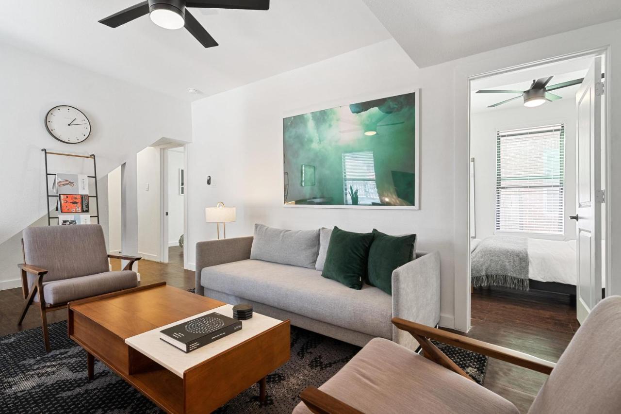 Abode - Montrose Downtown Apartment