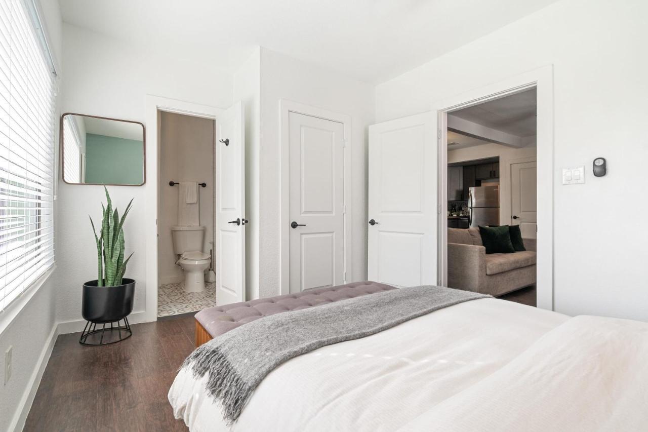 Abode - Montrose Downtown