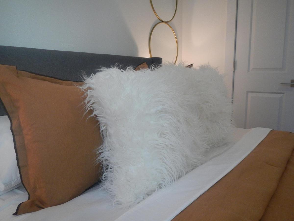 Stylish Escape - Unwind And Explore In The Heart Of Downtown! Apartment Houston