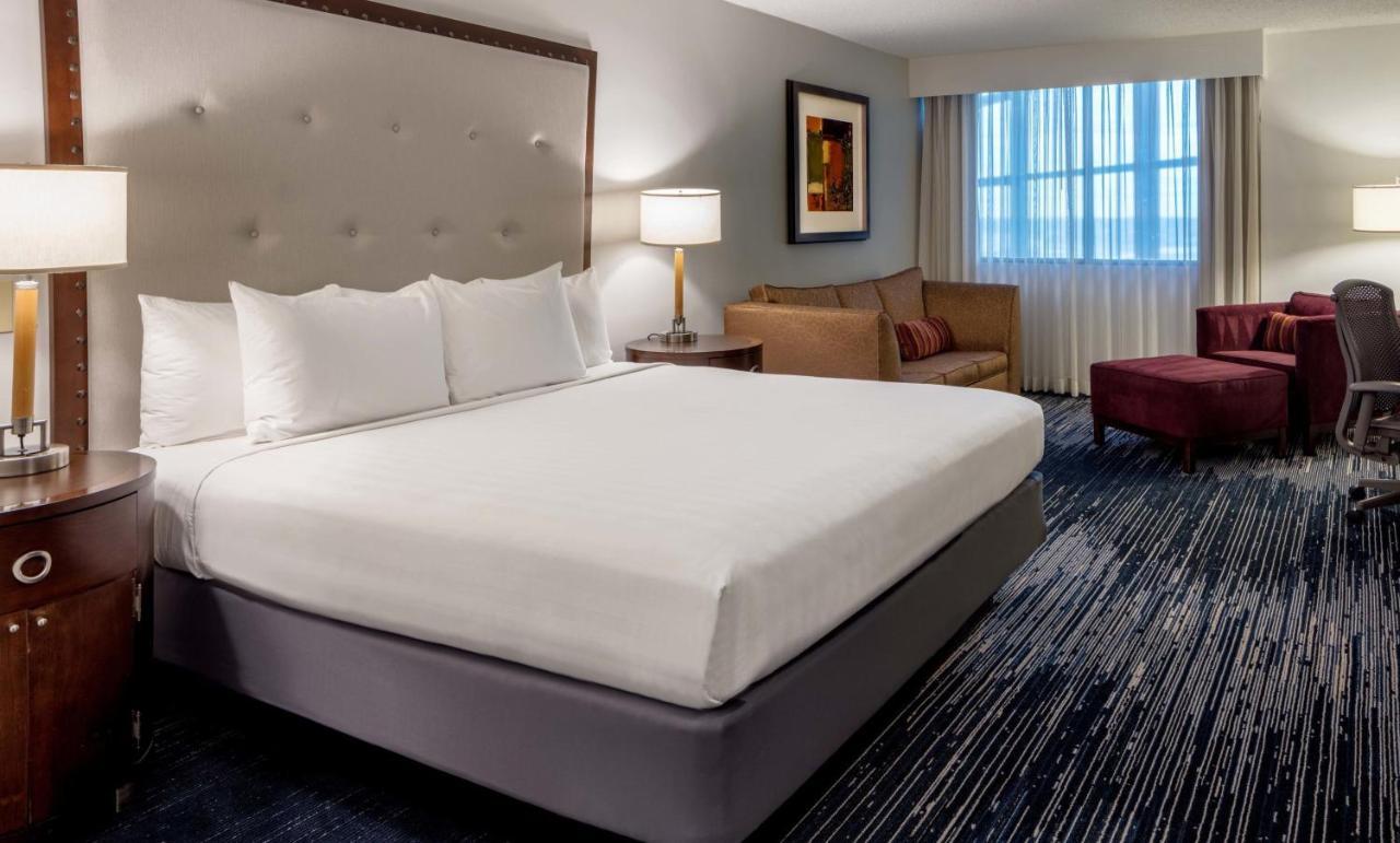 Sonesta Iah Airport Hotel 4*
