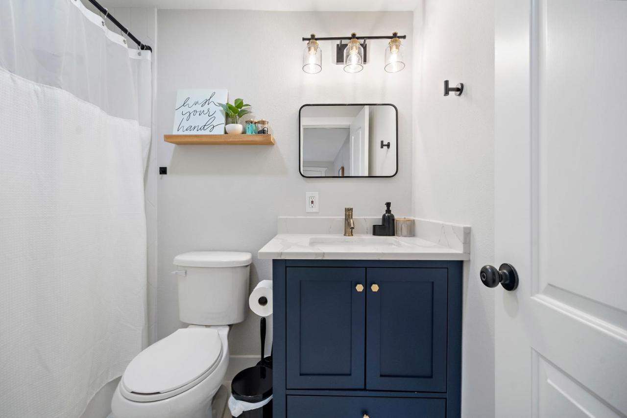 Blue In Heights! Walkable To Popular Bars *