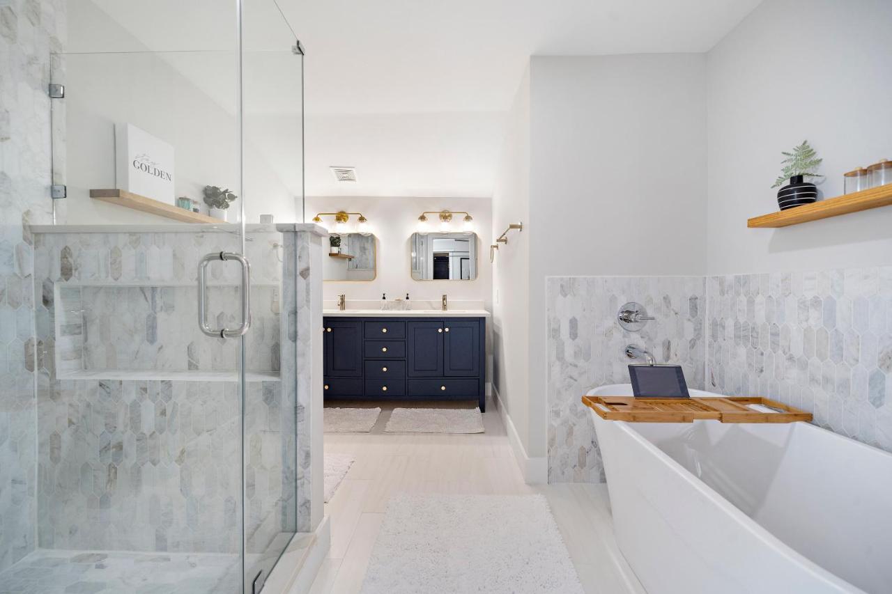 Blue In Heights! Walkable To Popular Bars Holiday home *