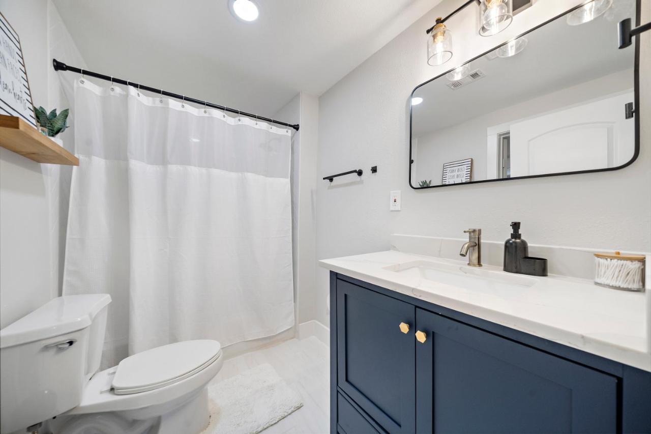 Blue In Heights! Walkable To Popular Bars *