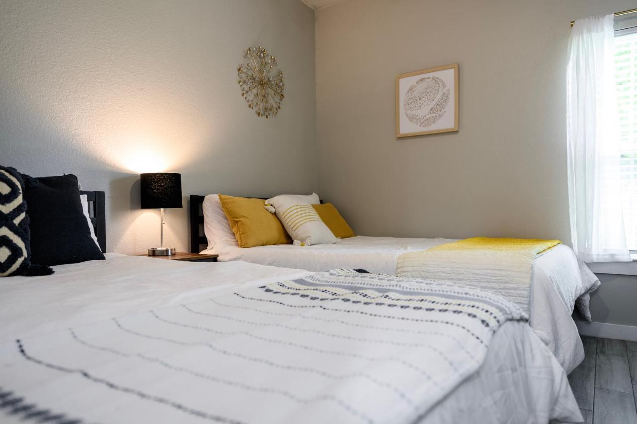 Apartment Your Central Urban Contemporary Oasis Houston