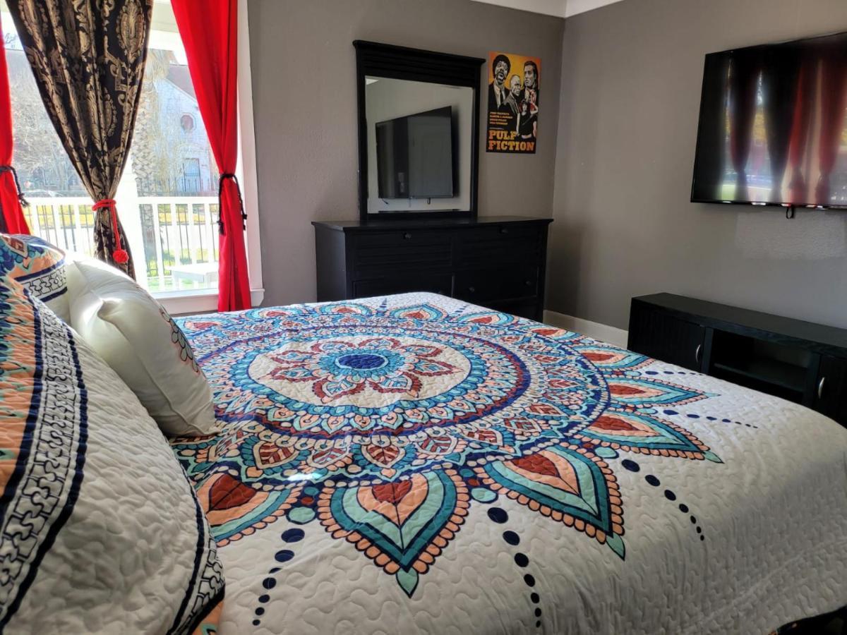 Luxury Pet Friendly In Near Downtown Attractions - 2707b Apartment *