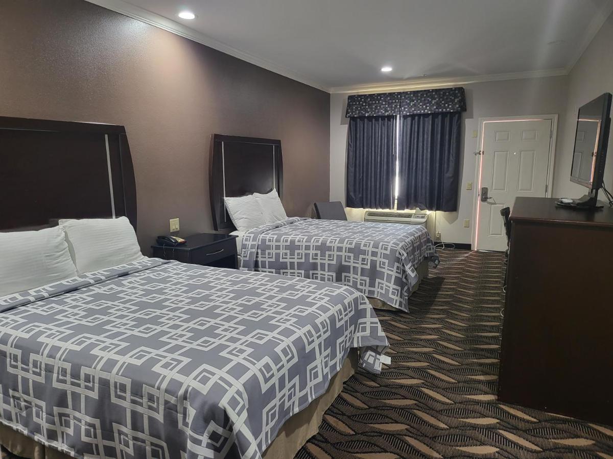 Hotel Palace Sam Race Park West Road 2*