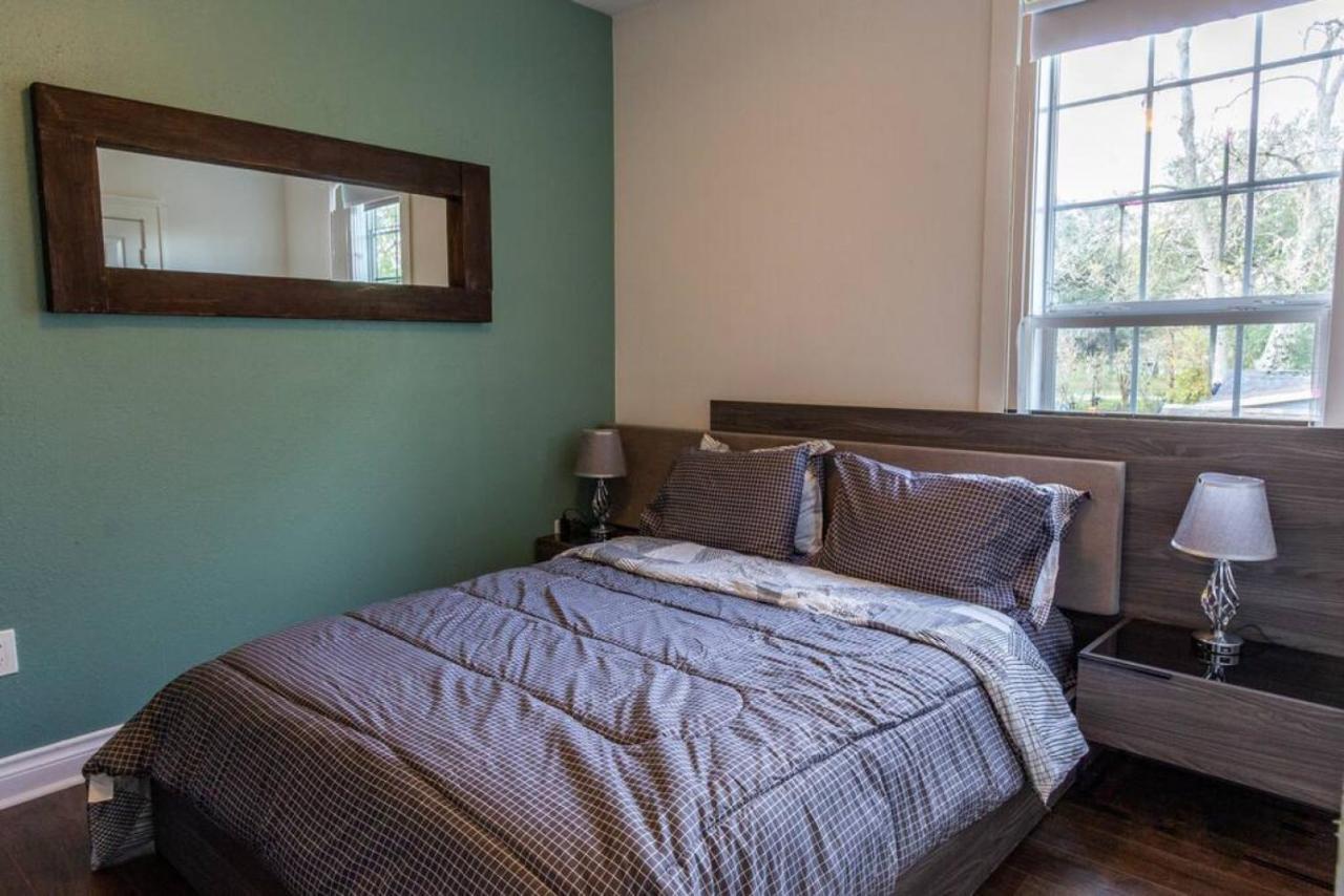 Luxury Spanish Style Getaway * Houston