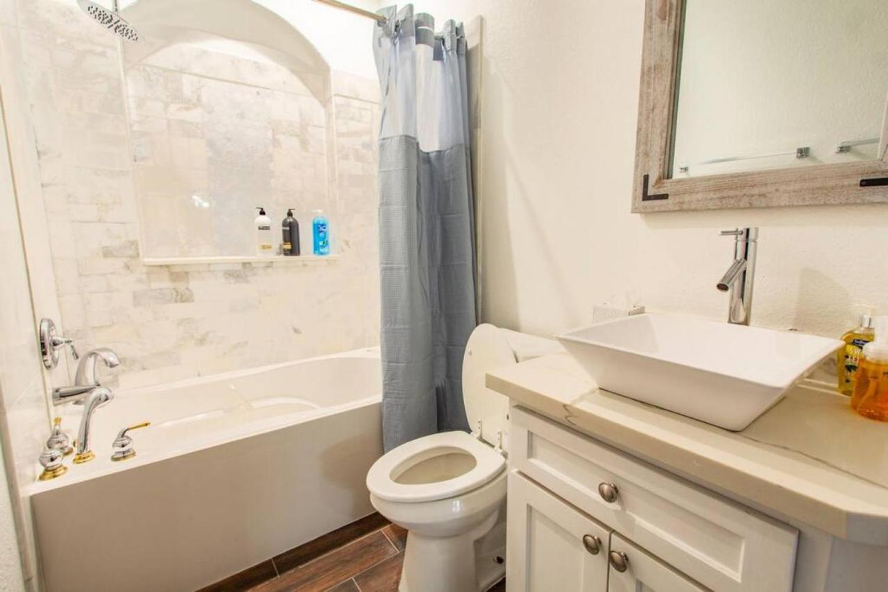 Luxury Spanish Style Getaway Holiday home Houston