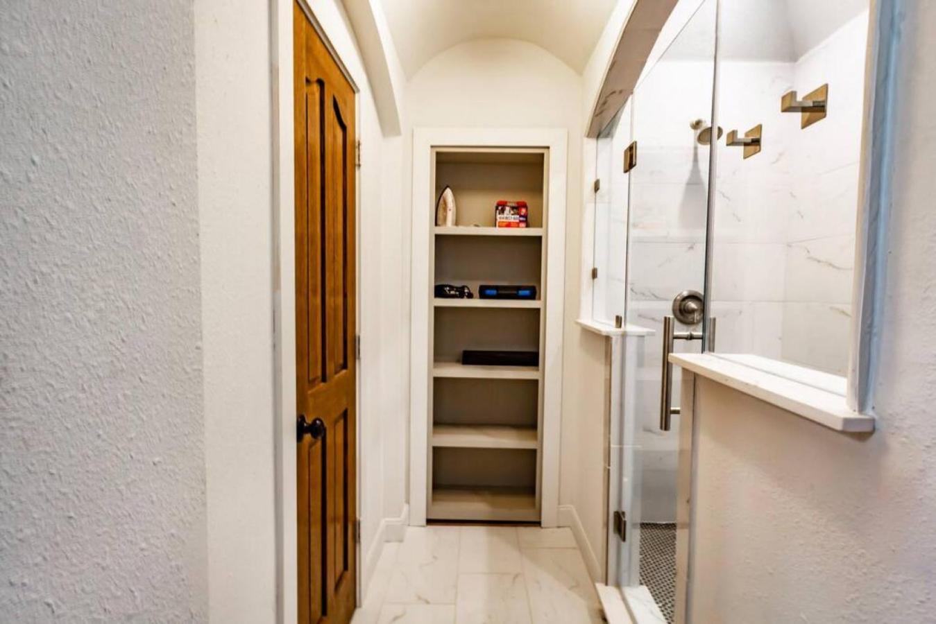 Luxury Spanish Style Getaway * Houston