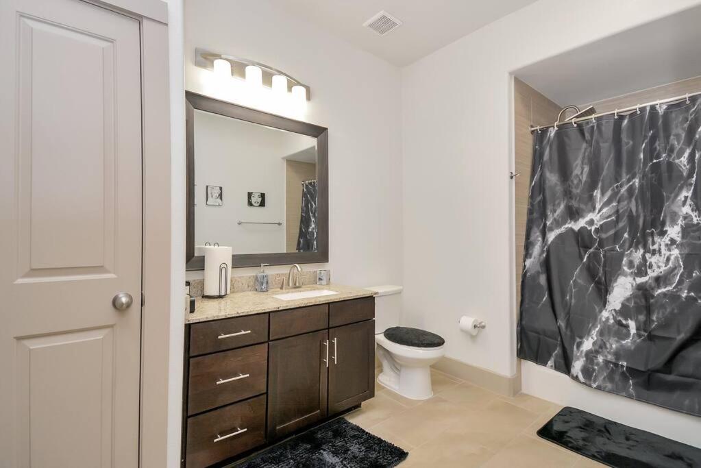 Apartment Downtown Musical Getaway Houston