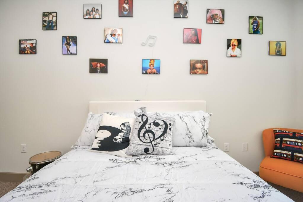 Downtown Musical Getaway * Houston