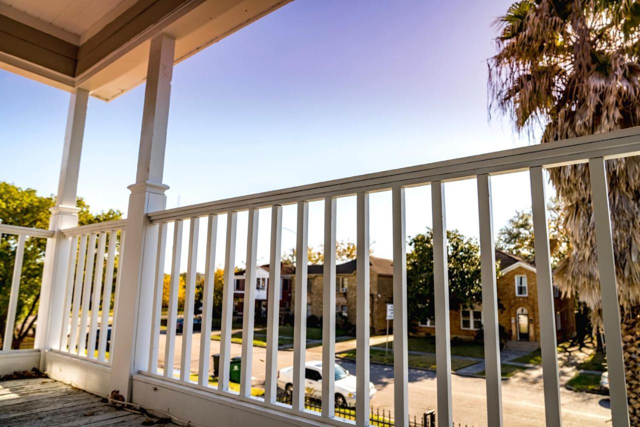 Luxury Pet Friendly In Near Downtown Attractions - 2707b Apartment