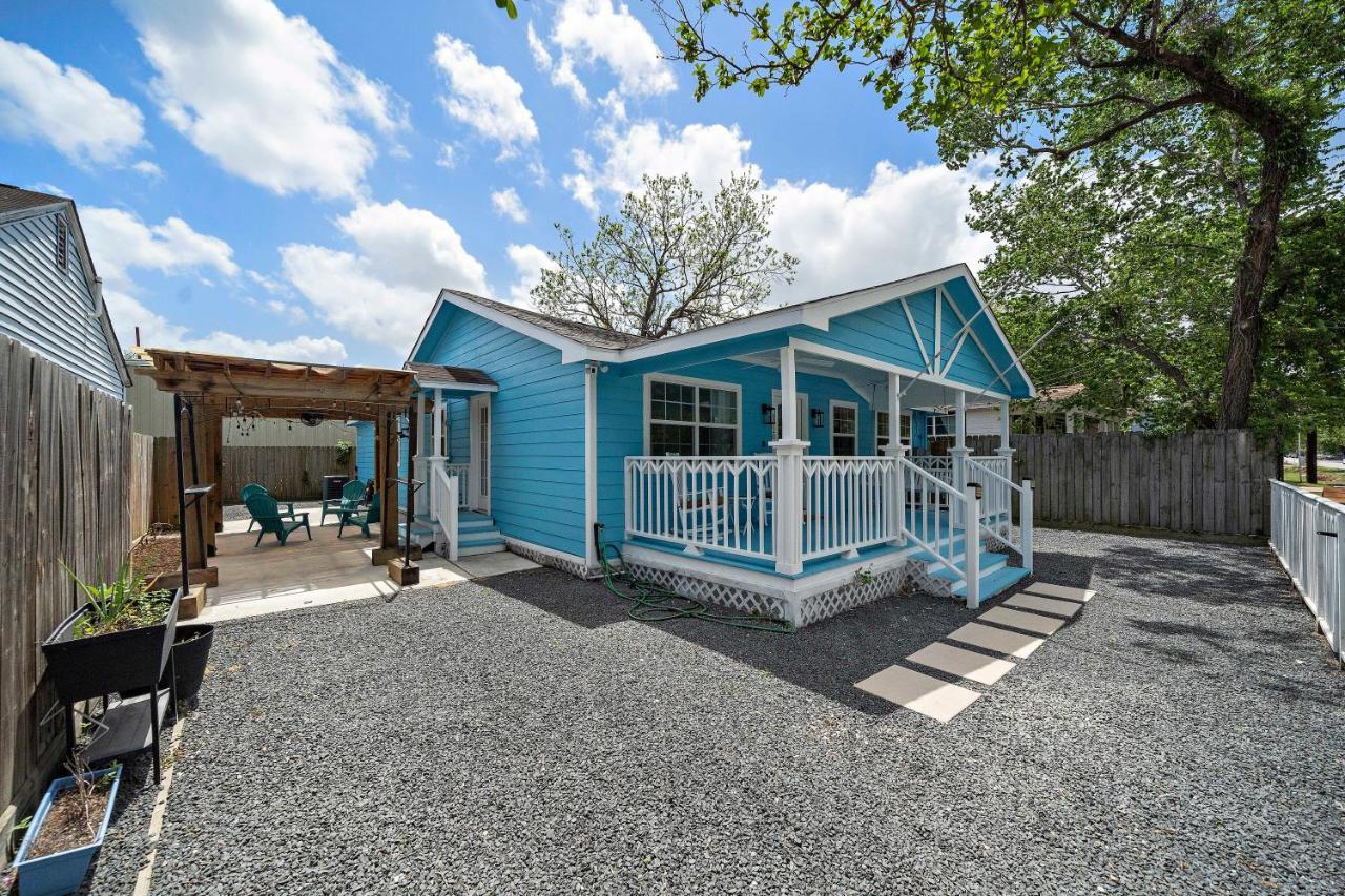 Blue In Heights! Walkable To Popular Bars Holiday home Houston