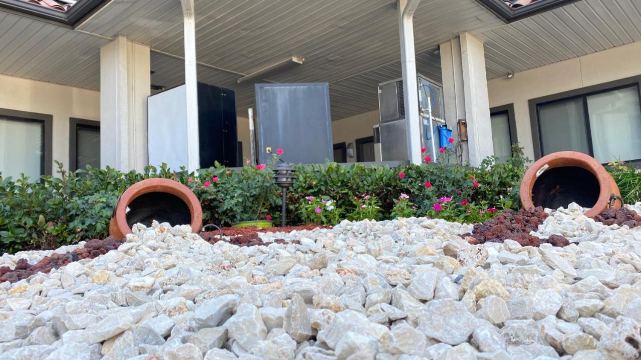 Island Hobby Airport Motel