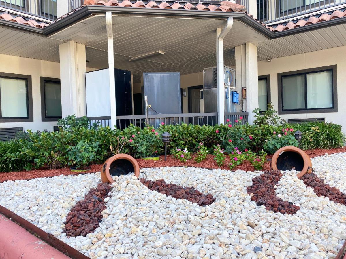 Island Hobby Airport 2* Houston