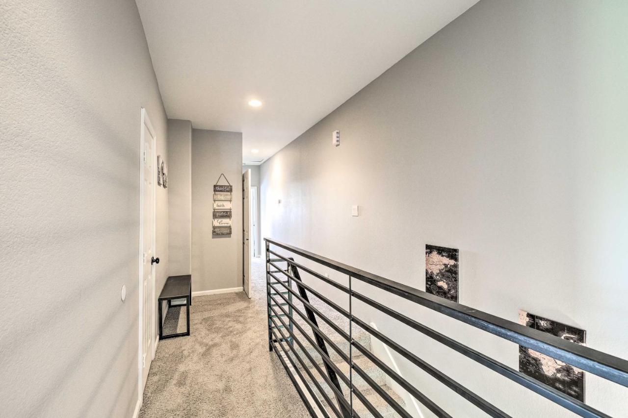 Pet-friendly Townhome With Fenced Yard Houston