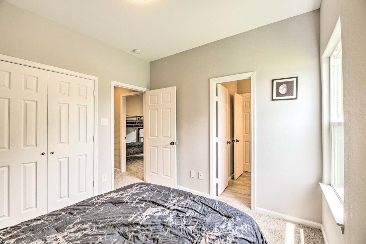 Holiday home Pet-friendly Townhome With Fenced Yard *