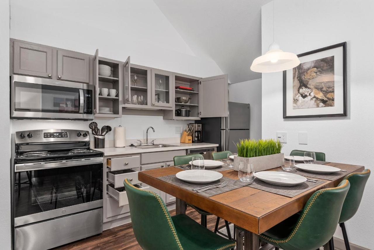 W Handicap Access - Walk To Texas Medical Center, Nrg, Rice University, Parks, Zoo Apartment *