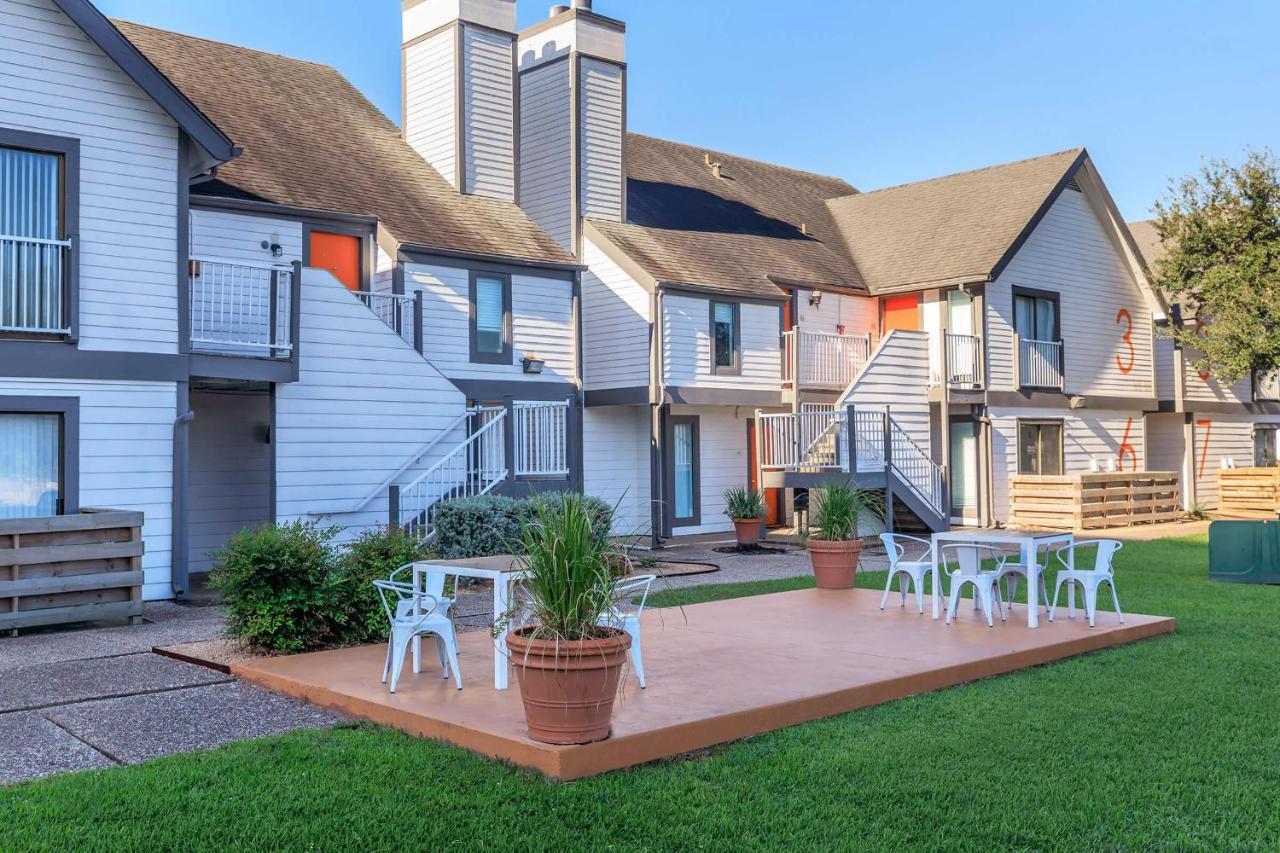W Handicap Access - Walk To Texas Medical Center, Nrg, Rice University, Parks, Zoo Houston