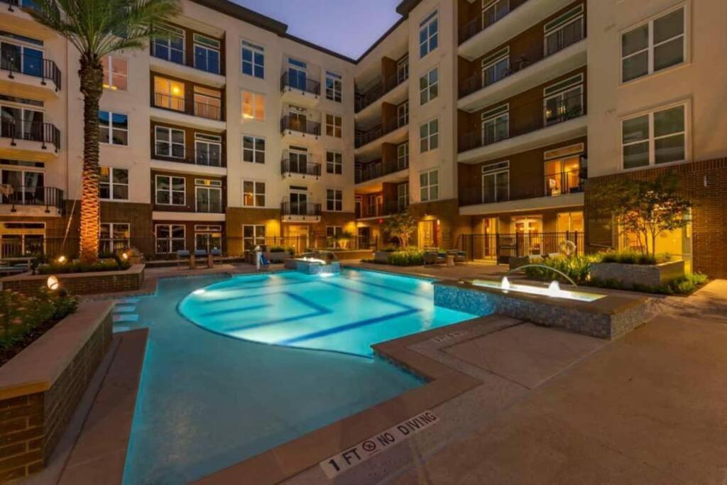 Luxury Close To Everything W Free Parking 5 *