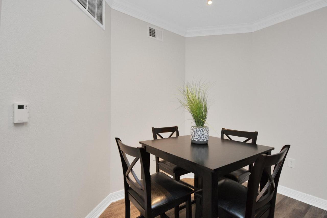Apartment Grey Essence Smart Hub Pool, Gym &free Parking Houston