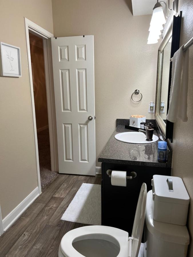 Smoke Free Amazing Spacious 2 Beds 2 Baths Modern Living Houston