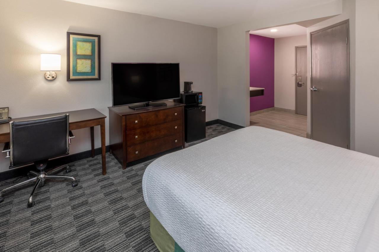 La Quinta By Wyndham Nw Brookhollow Hotel 3*