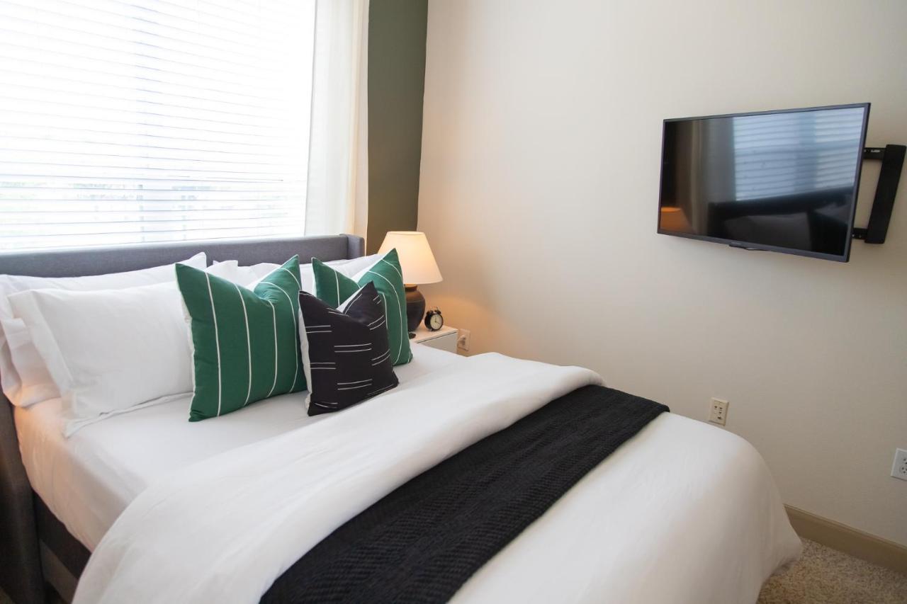 Luxury 2br 5 Mins To Med Center And Nrg Apartment Houston