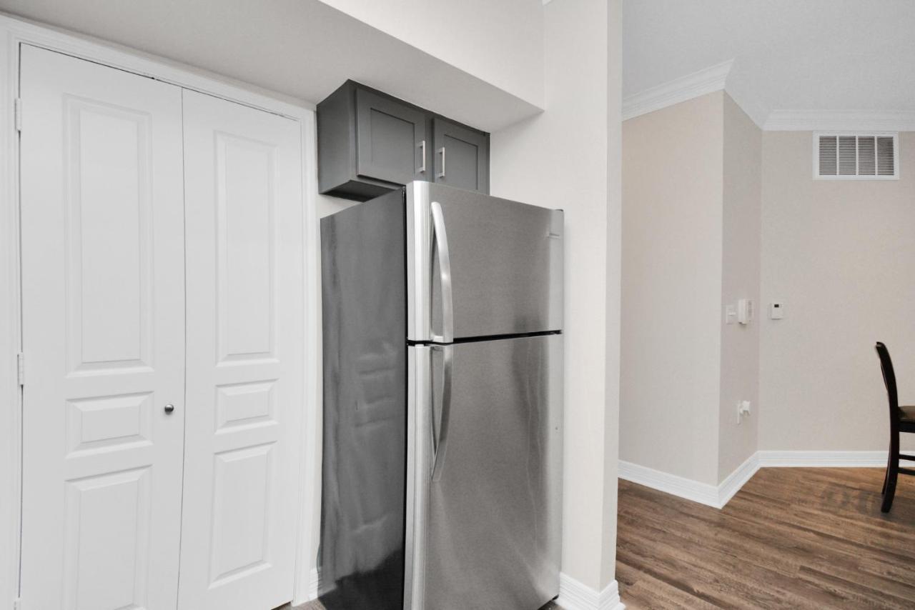 Apartment Grey Essence Smart Hub Pool, Gym &free Parking