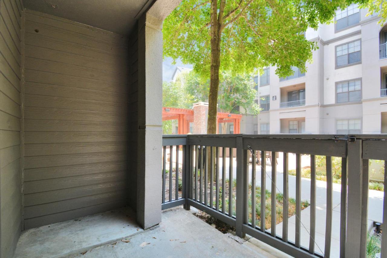 Apartment Grey Essence Smart Hub Pool, Gym &free Parking