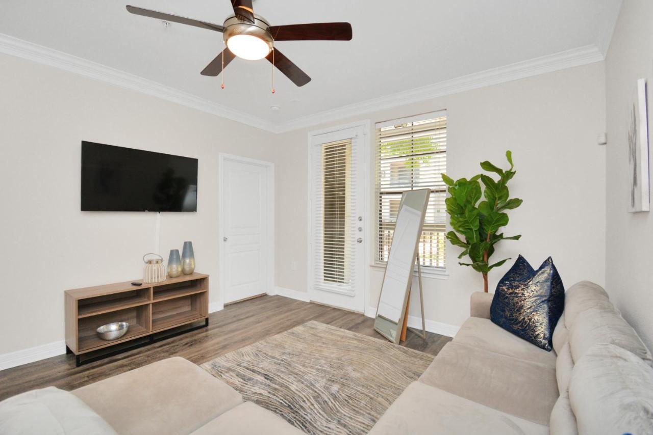 Apartment Grey Essence Smart Hub Pool, Gym &free Parking *