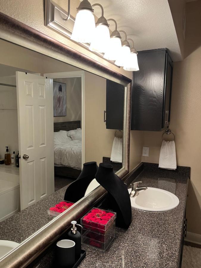 Smoke Free Amazing Spacious 2 Beds 2 Baths Modern Living Apartment