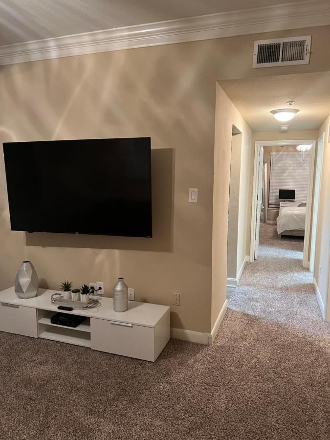 Smoke Free Amazing Spacious 2 Beds 2 Baths Modern Living Houston