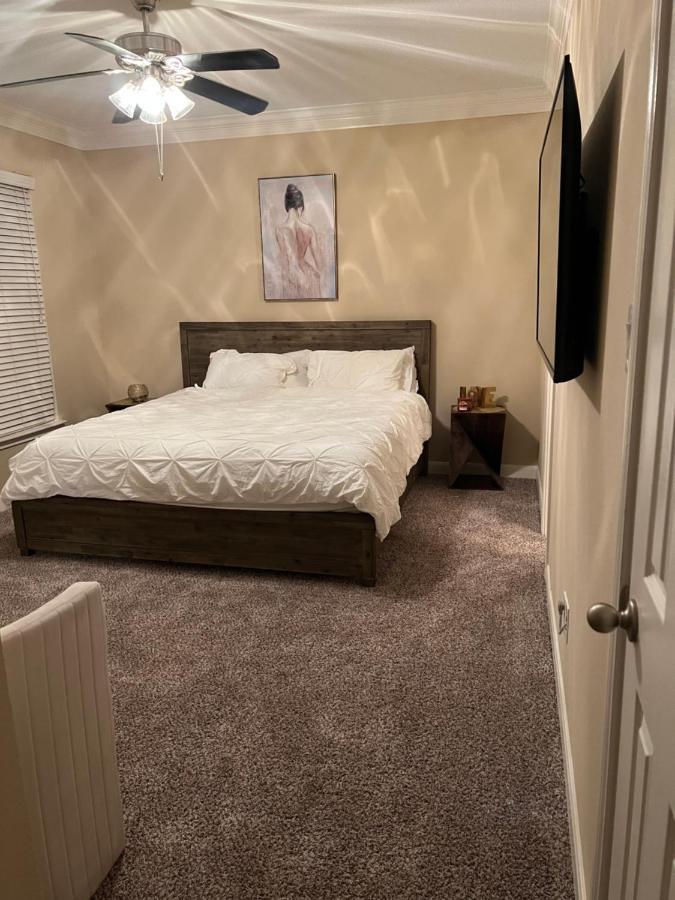 Smoke Free Amazing Spacious 2 Beds 2 Baths Modern Living * Houston
