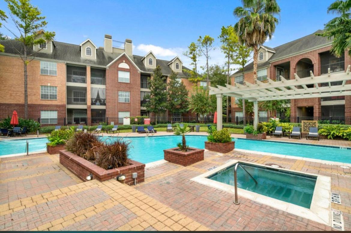 Apartment Smoke Free Amazing Spacious 2 Beds 2 Baths Modern Living