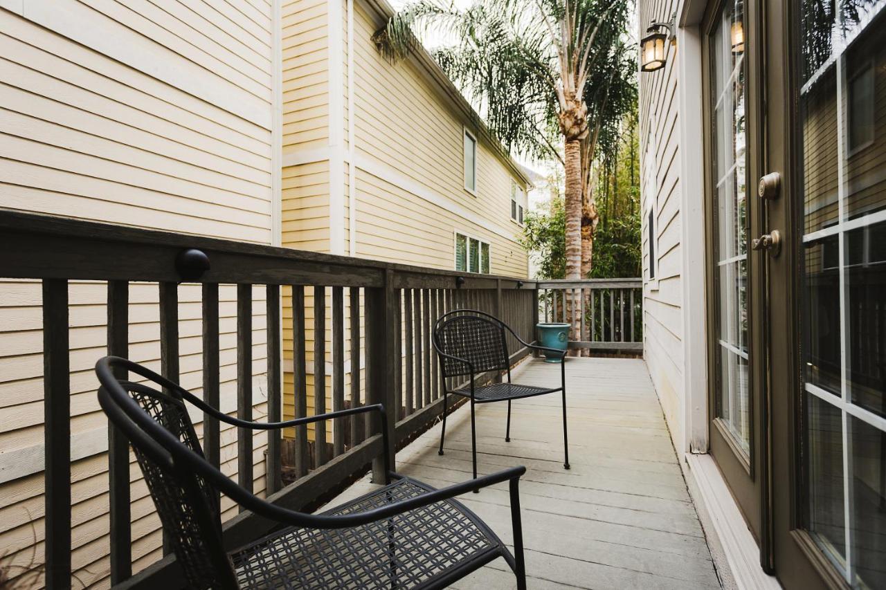 Holiday home Walk To Bars And Restaurants, 2 Mi From Stadiums And Theaters, Great For Groups