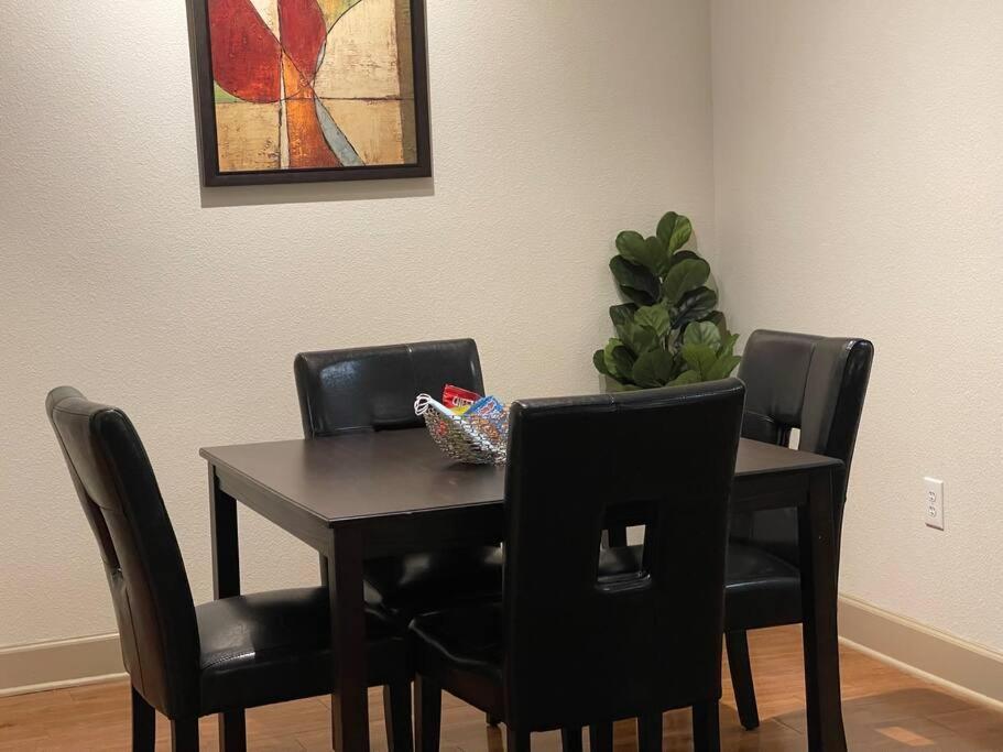 Stylish Nrg Stadium Apartment: King Bed, Free Parking & Med Center Proximity