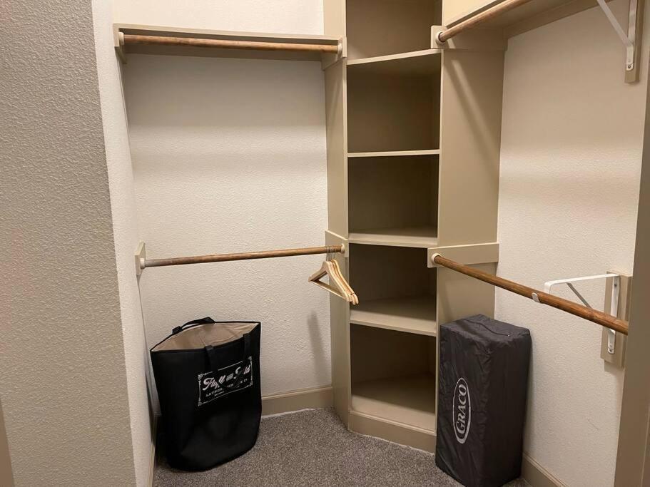Stylish Nrg Stadium Apartment: King Bed, Free Parking & Med Center Proximity Houston
